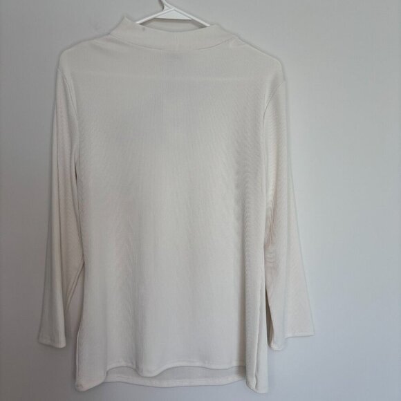 GUESS Lola Cutout Mock Turtleneck 3/4 Sleeve Cream White NWT XL $49 Retail - Picture 3 of 9